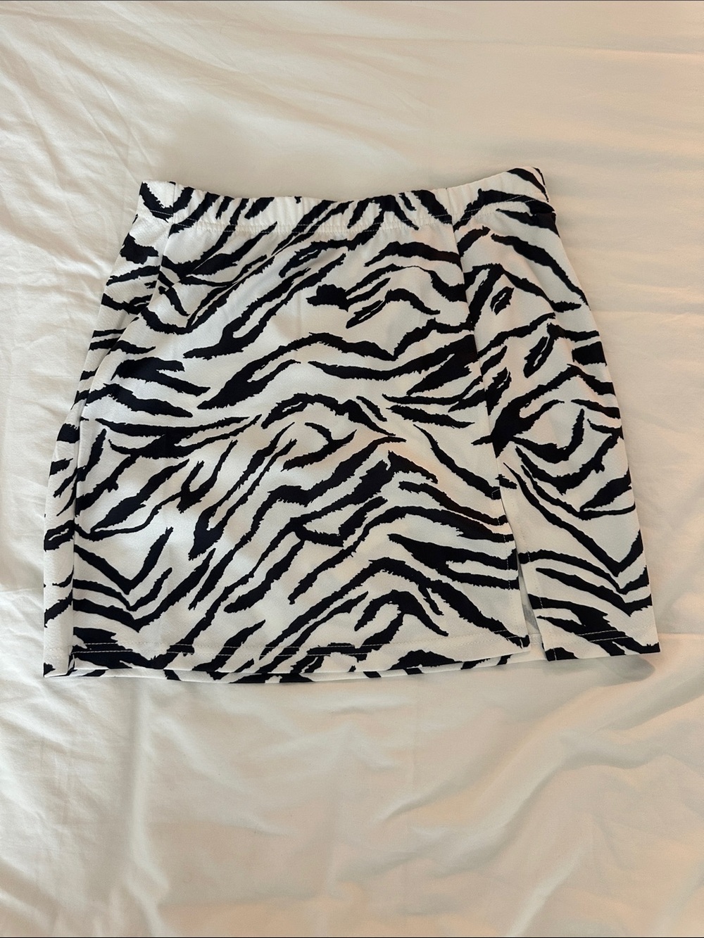 SHEIN Black & White Animal Print Mini Skirt